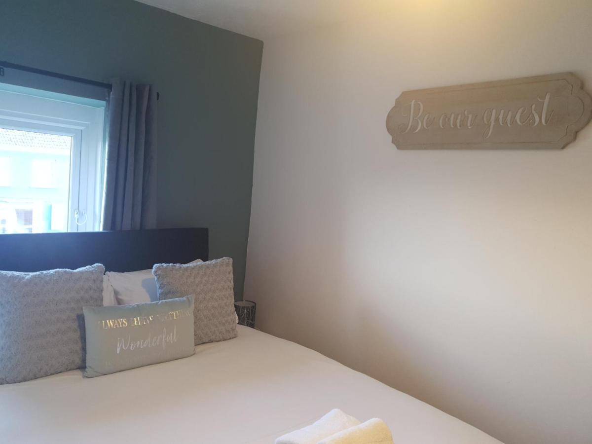 Topzy-Turvy - 1 Bedroom Apartment 스완지 외부 사진