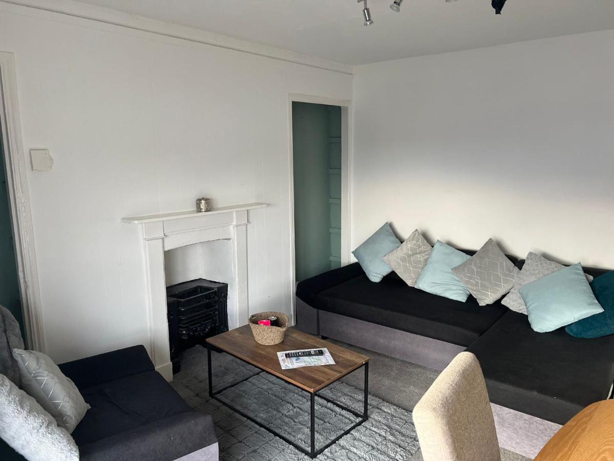 Topzy-Turvy - 1 Bedroom Apartment 스완지 외부 사진